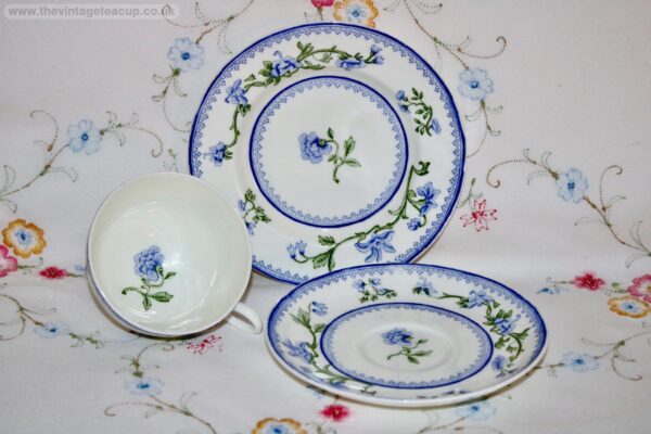 Royal Worcester ' Bowpot ' Place Setting