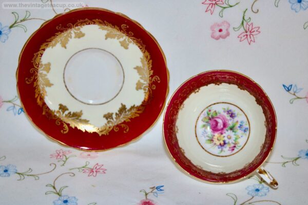 Paragon HM Queen Flowers Cup - Bone china Tea set