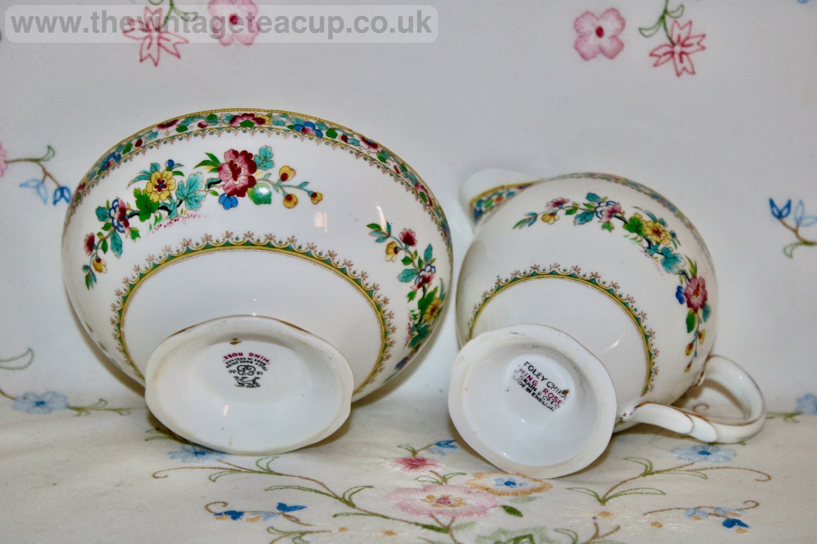 Ming Rose Jug and Bowl - Image 2