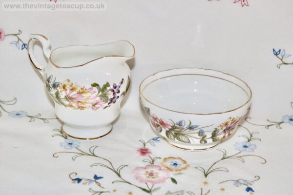 Paragon Country Lane Creamer and Bowl