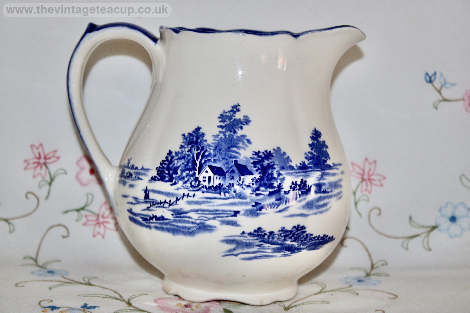 Royal Doulton Norfolk 1/2 pint Jug Blue White china