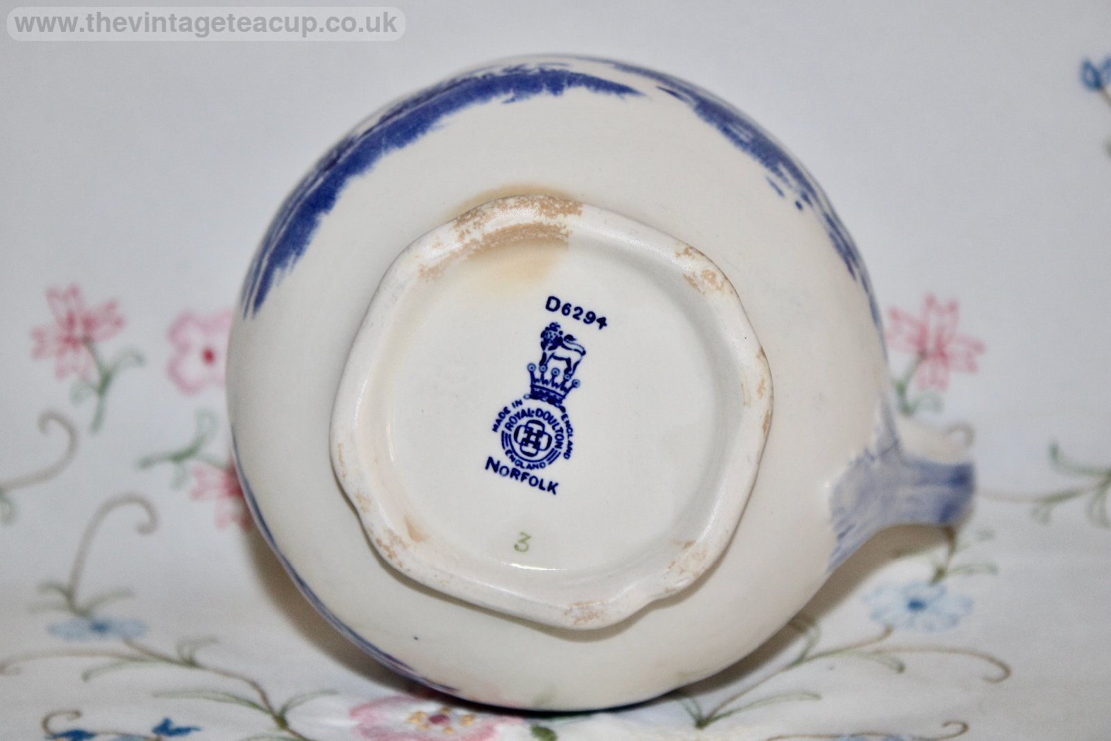 Royal Doulton Norfolk 1/2 pint Jug Blue White china