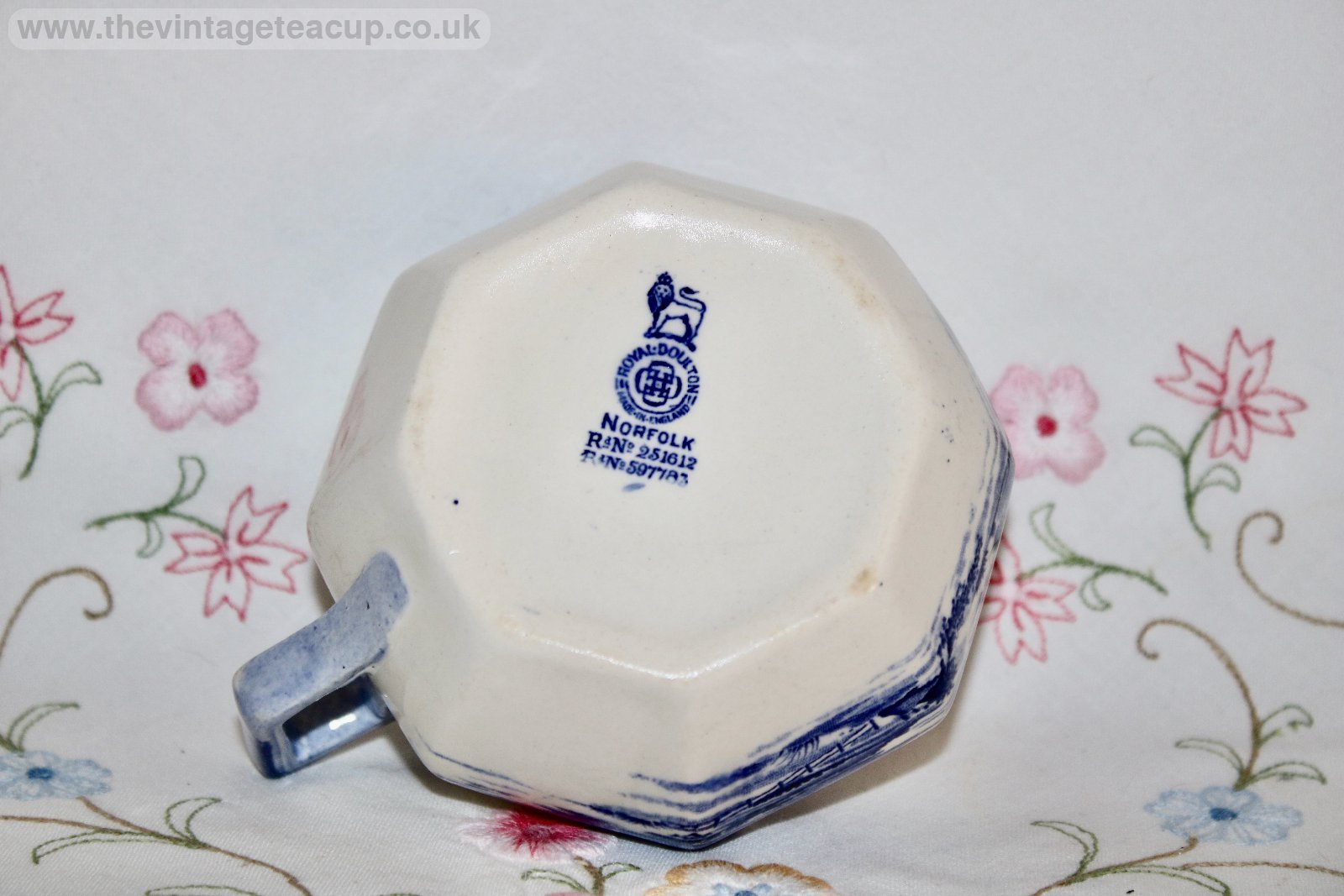 Royal Doulton Norfolk 1/4 pint Jug - Image 4