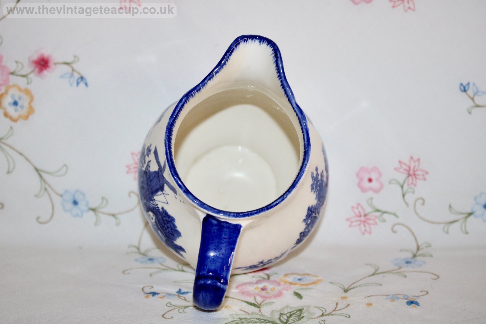 Royal Doulton Norfolk 1/2 pint Jug Blue White china