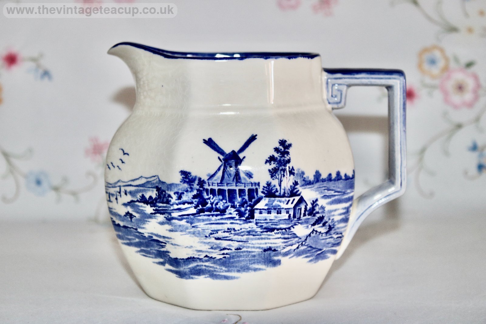 Royal Doulton Norfolk Octagonal Jug Blue White china