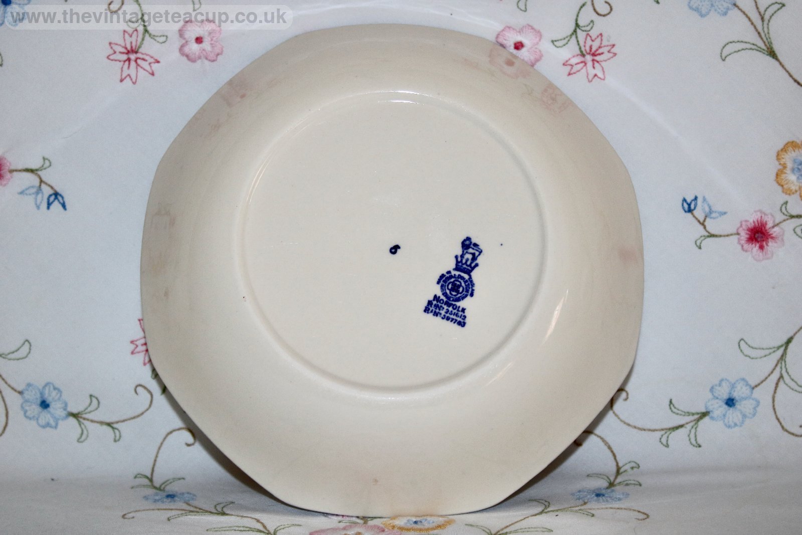 Royal Doulton Norfolk Octagonal Serving Bowl Blue White china
