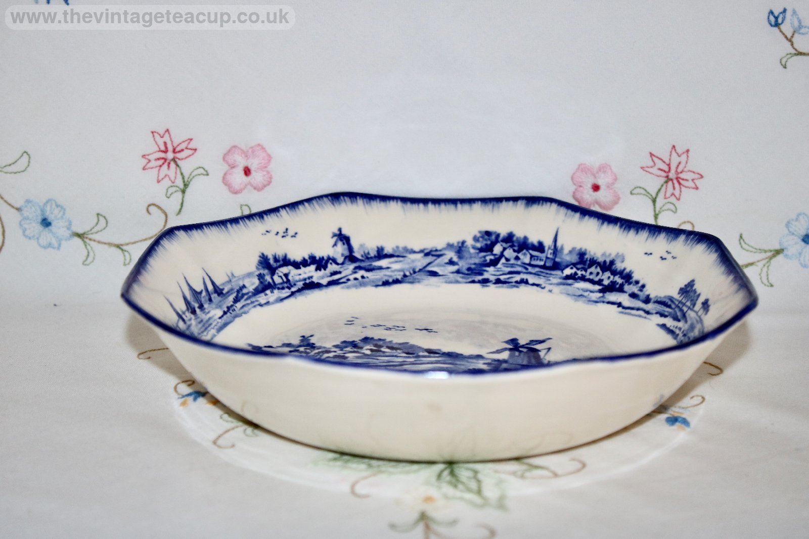 Royal Doulton Norfolk Octagonal Serving Bowl Blue White china