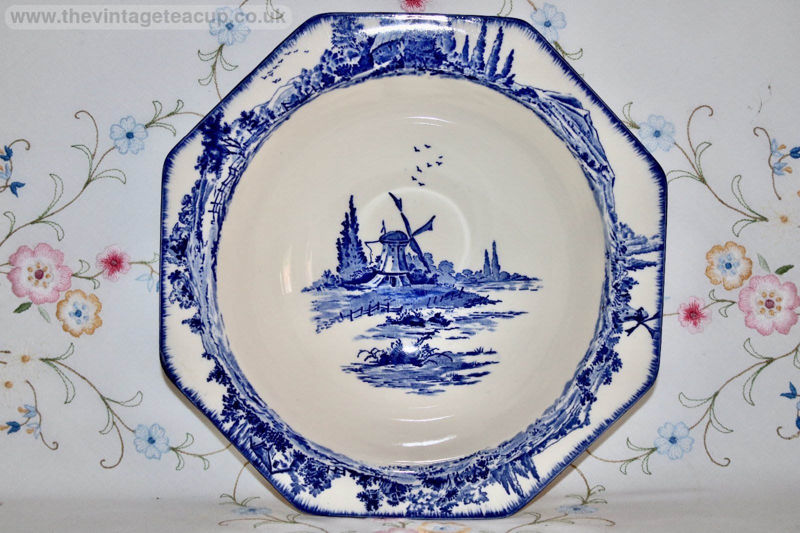 Royal Doulton Norfolk Octagonal Serving Bowl Blue White china