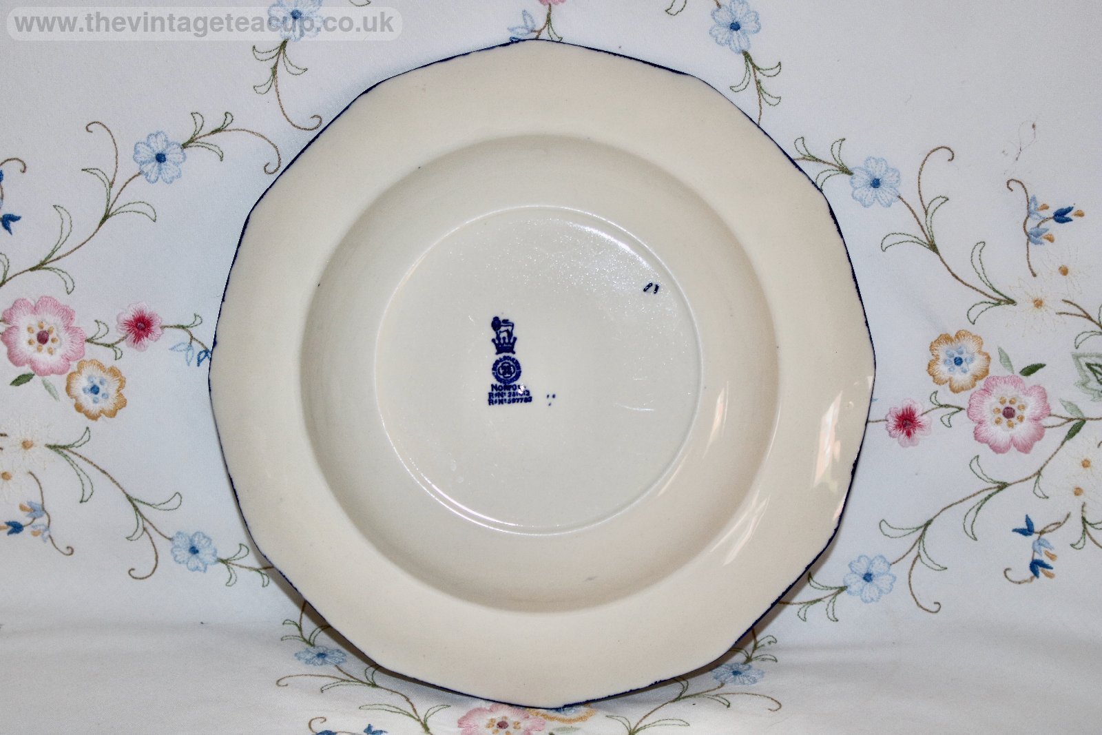 Royal Doulton Norfolk Soup Plate - Image 2