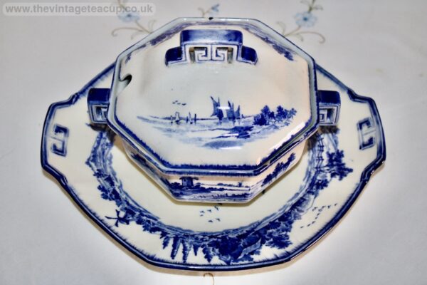 Royal Doulton Norfolk Octagonal Tureen Stand Blue White china