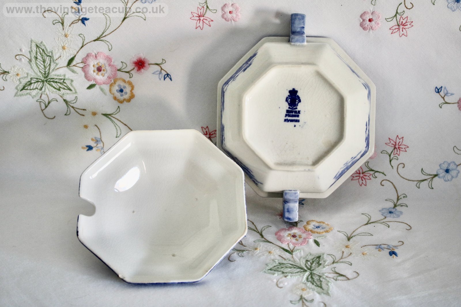 Royal Doulton Norfolk Octagonal Tureen Stand Blue White china