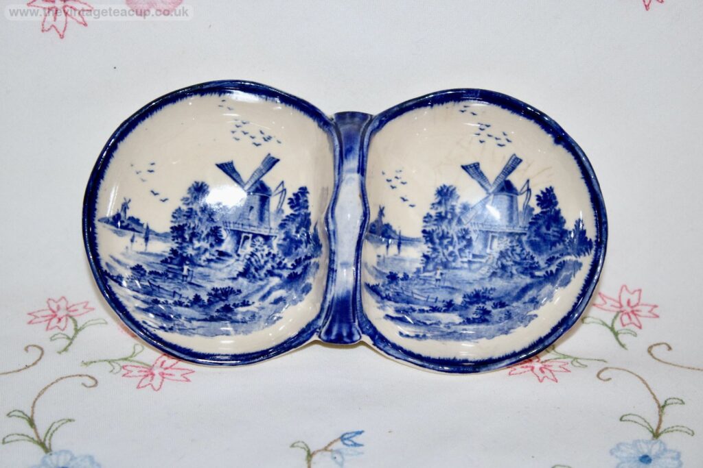 Royal Doulton Norfolk Pinch Pots