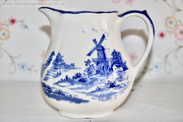 Royal Doulton Norfolk Pint Jug Blue White china D6294