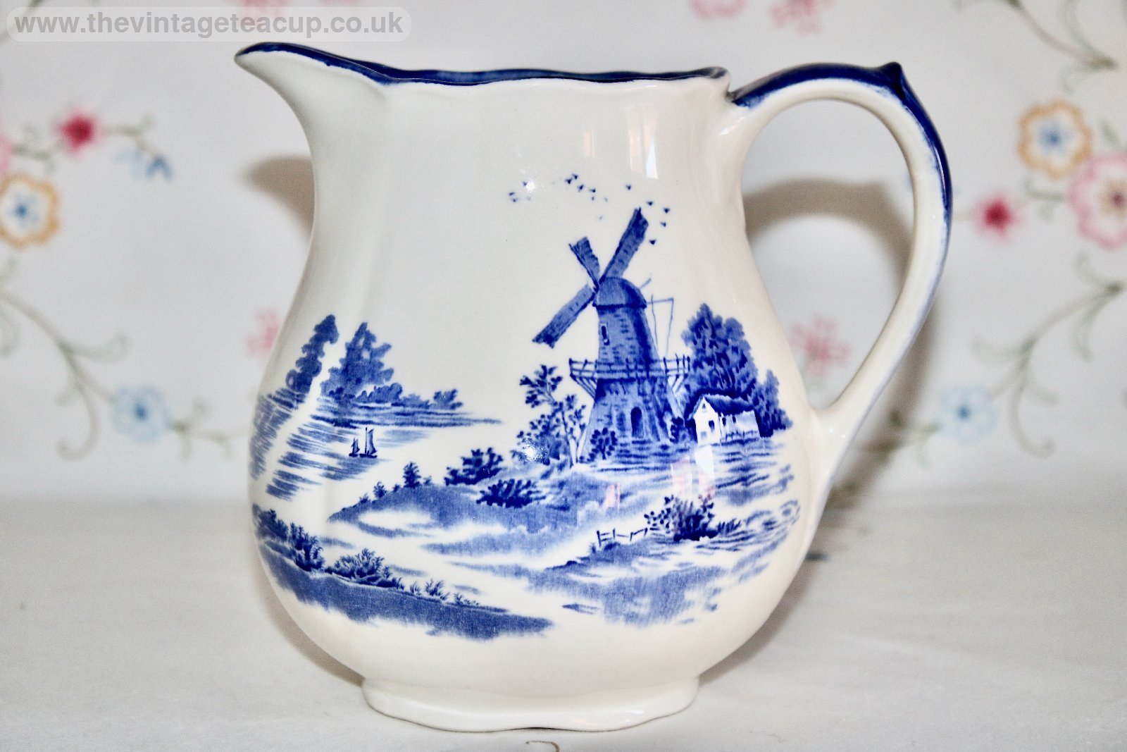 Royal Doulton Norfolk Pint Jug Blue White china D6294