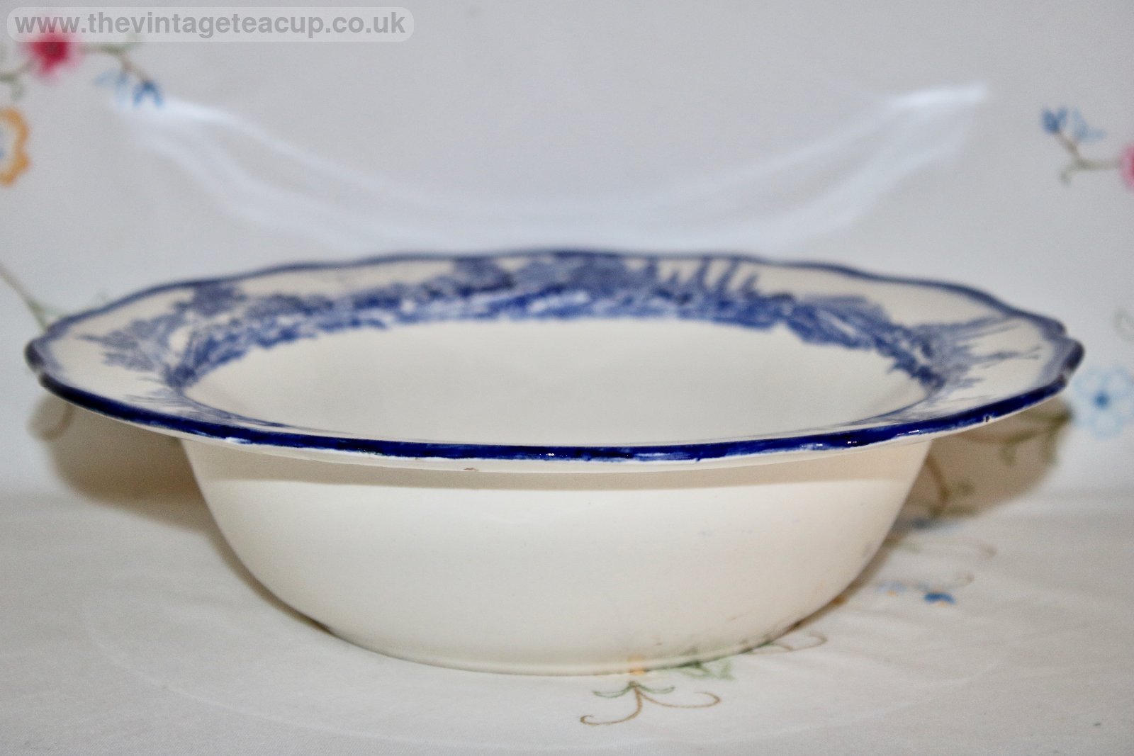 Royal Doulton Norfolk Round Serving Bowl Blue White china
