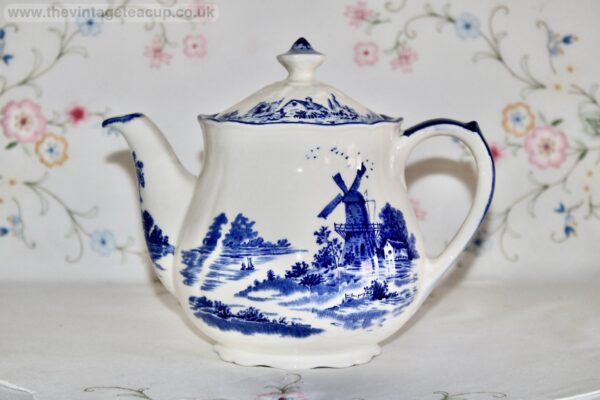 Royal Doulton Norfolk Teapot Blue White china